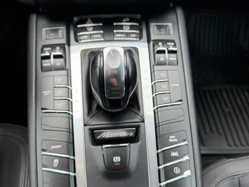 Used 2017 Porsche Macan AWD/4WD image 21