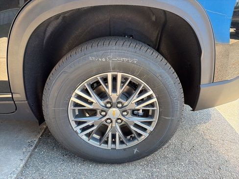 New 2026 Chevrolet Traverse LT w/ Driver Confidence Package FWD image 8