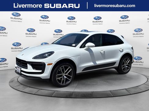 Used 2026 Porsche Macan AWD/4WD image 1