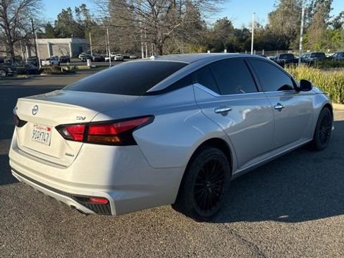 Used 2022 Nissan Altima 2.5 SV w/ SV Premium Package image 6