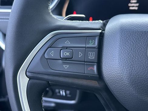New 2025 Jeep Grand Cherokee Altitude image 22