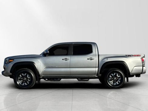 Used 2022 Toyota Tacoma TRD Off-Road w/ Technology Package image 6