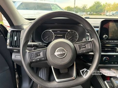 Used 2022 Nissan Pathfinder S FWD image 6