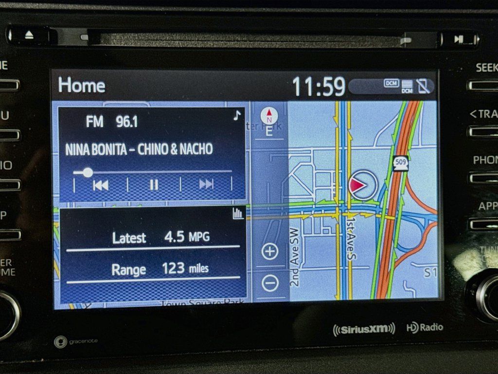 Used 2018 Toyota Sienna Limited FWD image 36