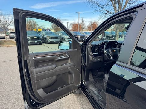 Used 2022 Chevrolet Silverado 1500 LT image 10