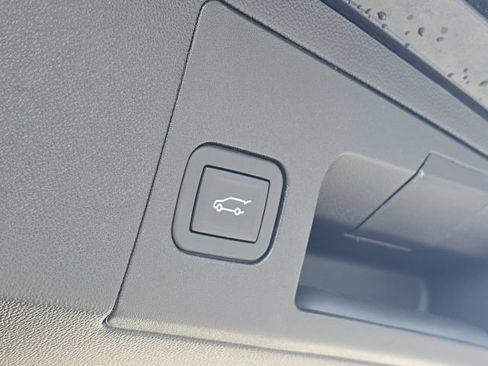 Used 2025 Cadillac XT5 Premium Luxury w/ Technology Package FWD image 11