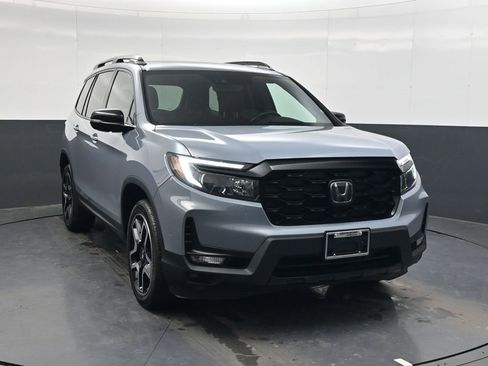 Used 2023 Honda Passport Elite image 2