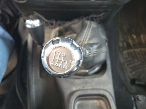 Used 2015 Jeep Wrangler Unlimited Rubicon image 25