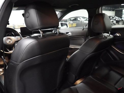 Used 2019 Mercedes-Benz GLA 250 w/ Convenience Package image 21