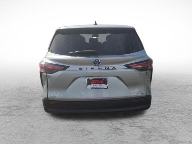 Certified 2021 Toyota Sienna XLE AWD/4WD image 6