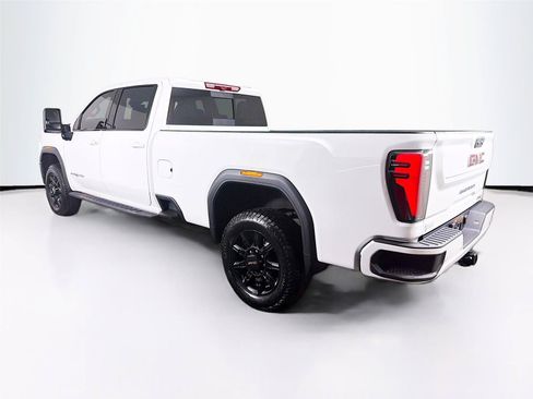 Used 2024 GMC Sierra 3500 AT4 w/ AT4 Premium Plus Package AWD/4WD image 9