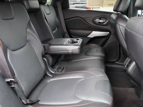Used 2018 Jeep Cherokee Trailhawk w/ Quick Order Package 27L AWD/4WD image 27