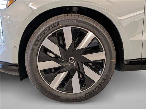 New 2025 Volvo EX90 Ultra w/ Protection Package Premier image 11