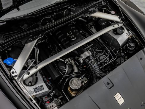 Used 2015 Aston Martin V8 Vantage GT RWD image 94