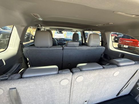 Used 2017 Toyota Highlander Limited image 14
