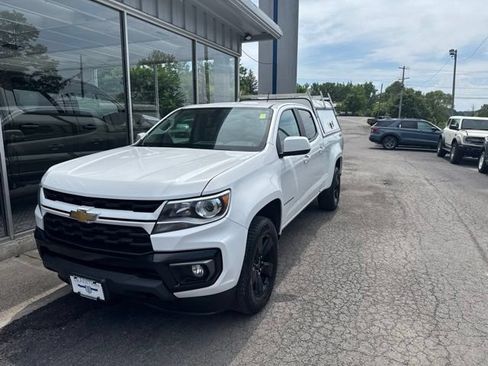 Used 2022 Chevrolet Colorado LT w/ Luxury Package AWD/4WD image 3