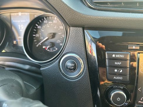 Certified 2022 Nissan Rogue Sport SL image 18