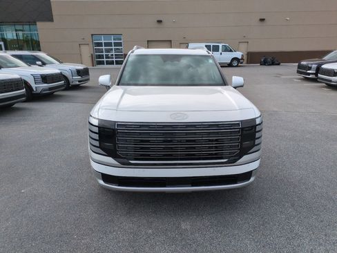 New 2026 Hyundai Palisade Calligraphy FWD image 2