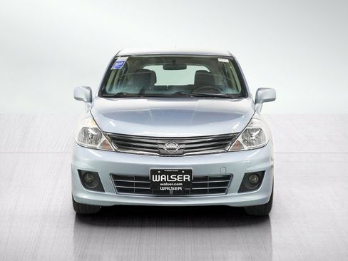 Used 2011 Nissan Versa Hatchback w/ Premium Pkg FWD image 8