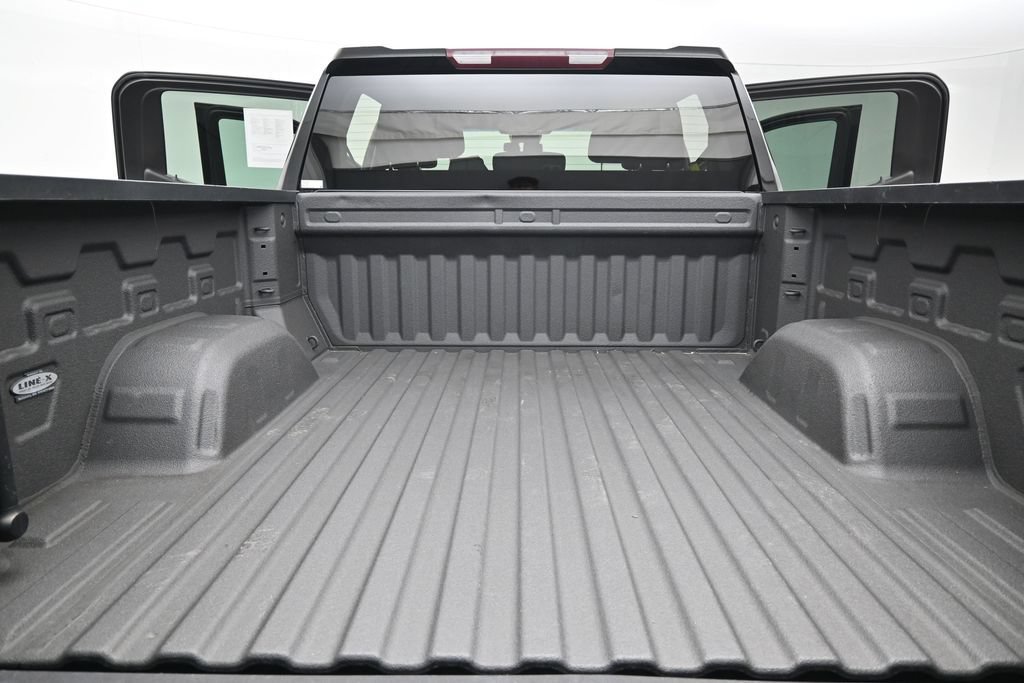 Certified 2023 Chevrolet Silverado 1500 Custom Trail Boss w/ LPO, Dark Essentials Package AWD/4WD image 11