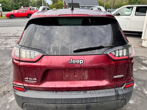 Used 2019 Jeep Cherokee Latitude Plus w/ Cold Weather Group AWD/4WD image 4