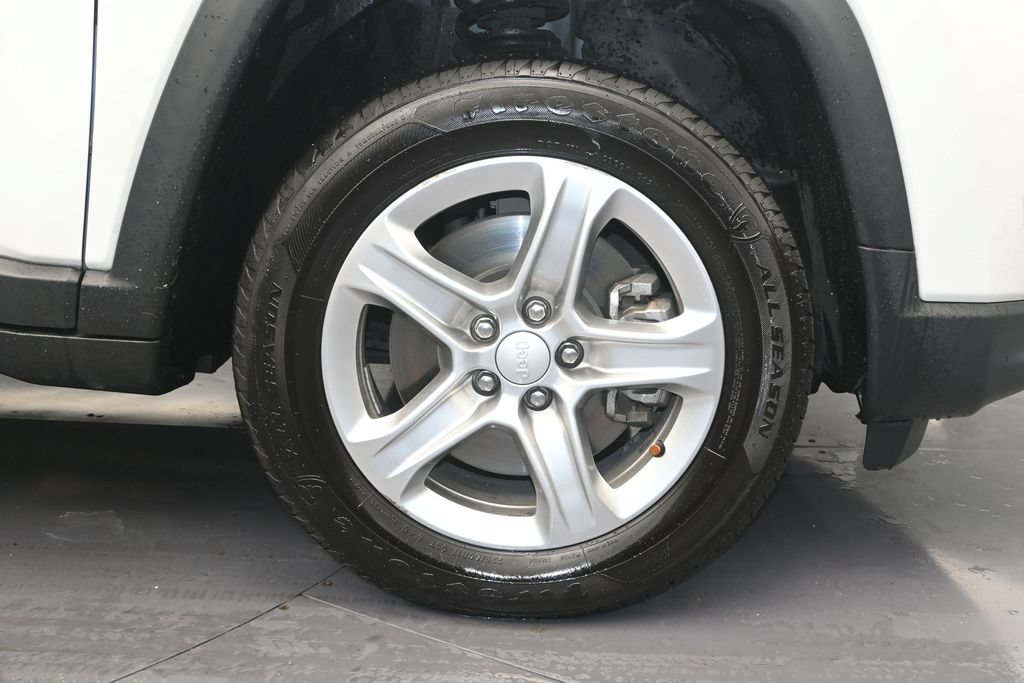 Used 2023 Jeep Compass Latitude AWD/4WD image 9