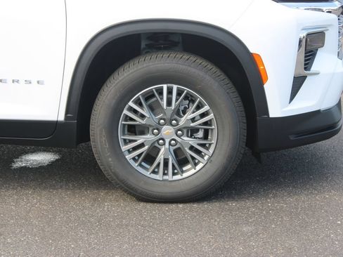 New 2027 Chevrolet Traverse LT w/ Driver Confidence Package FWD image 12