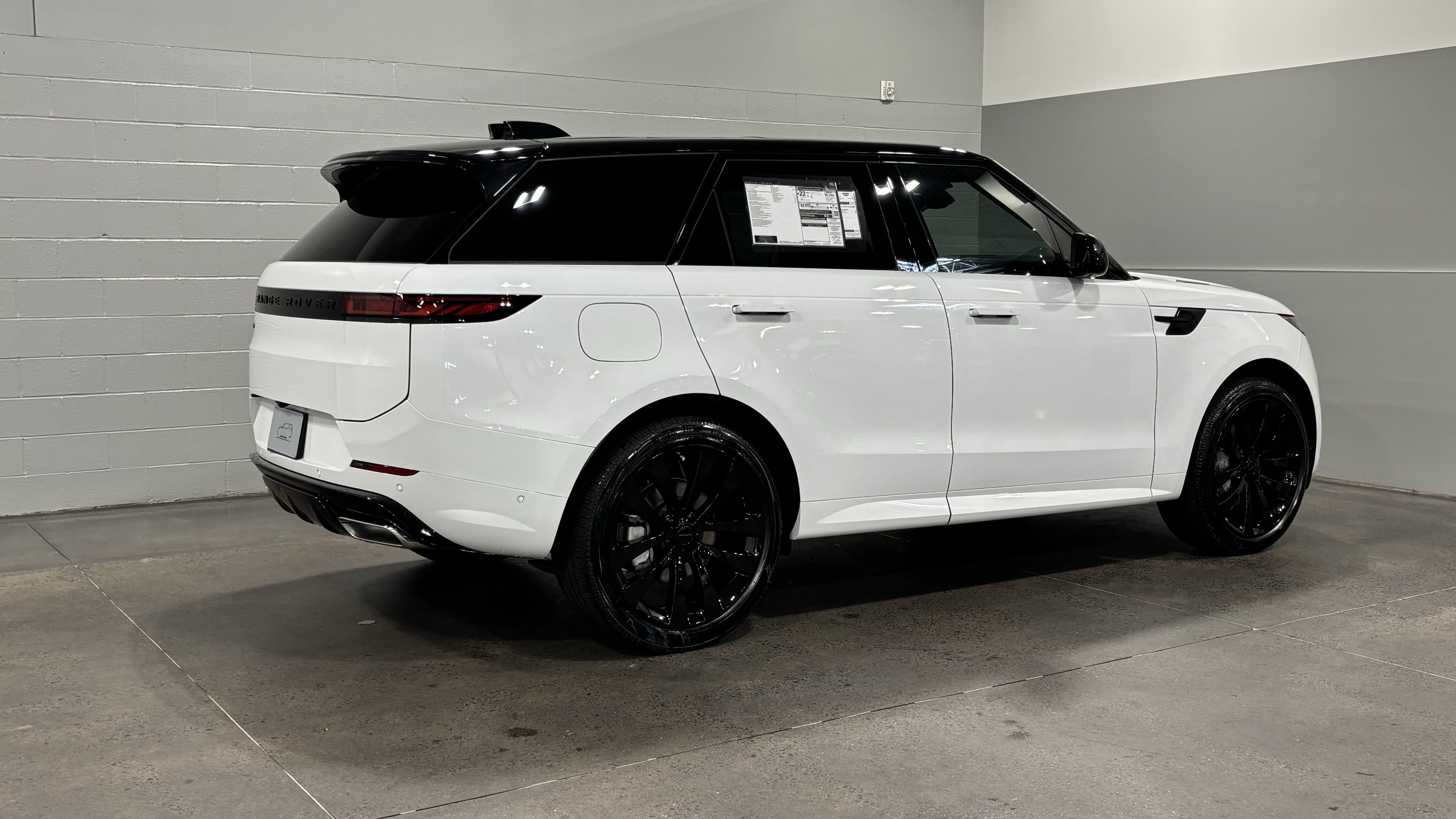 New 2026 Land Rover Range Rover Sport Dynamic SE AWD/4WD image 2
