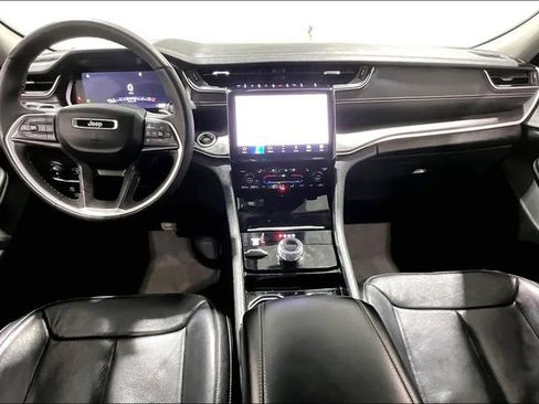 Used 2023 Jeep Grand Cherokee Limited w/ Luxury Tech Group II image 7