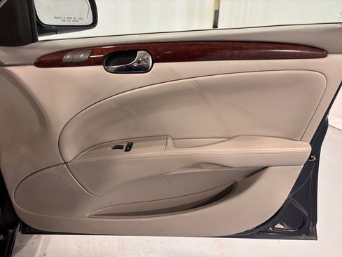 Used 2009 Buick Lucerne CXL w/ Driver Confidence Package image 20