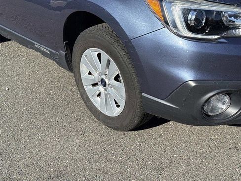 Used 2017 Subaru Outback 2.5i Premium image 7
