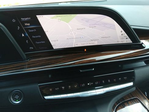 Used 2021 Cadillac Escalade Premium Luxury w/ Driver Assist Tech Package AWD/4WD image 16