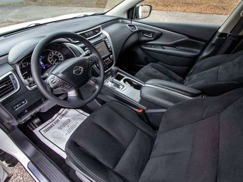 Used 2020 Nissan Murano S image 11