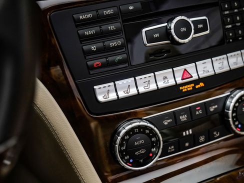 Used 2014 Mercedes-Benz SL 550 image 77