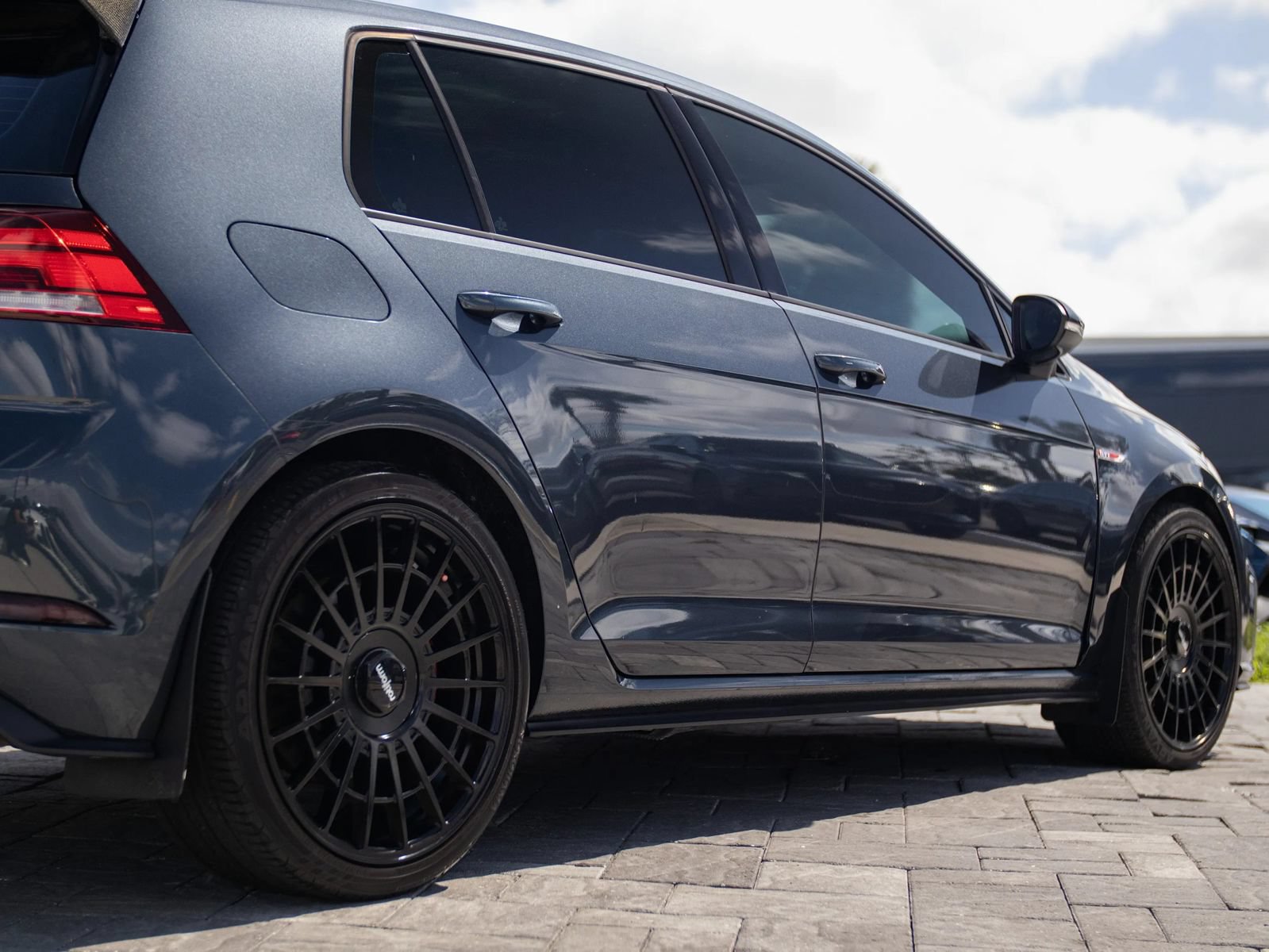 Used 2020 Volkswagen GTI SE FWD image 14