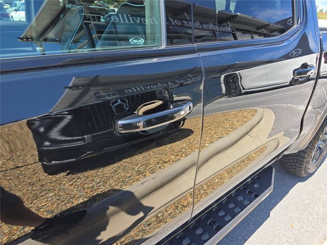 Used 2024 GMC Sierra 1500 AT4X AWD/4WD image 12