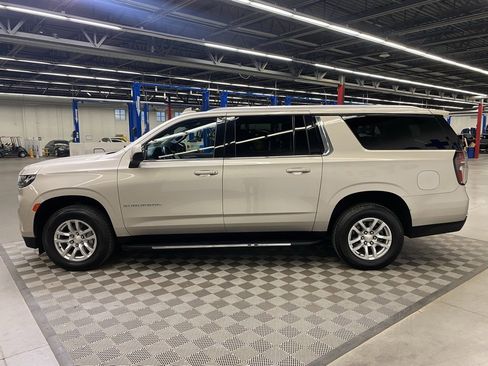Used 2021 Chevrolet Suburban LT image 5