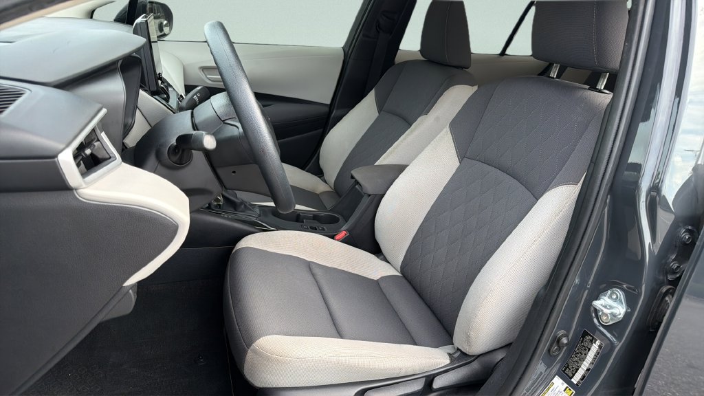 Used 2025 Toyota Corolla LE FWD image 26