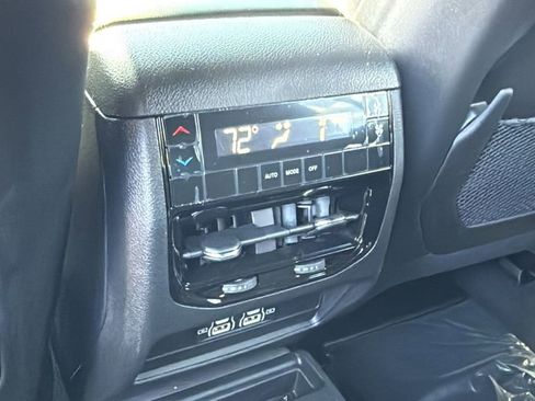 New 2025 Jeep Grand Cherokee L Laredo image 14