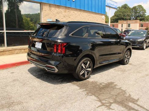 Used 2022 Kia Sorento S w/ Panoramic Sunroof Package FWD image 4