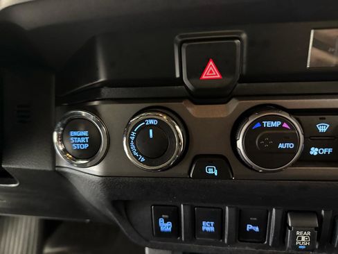 Used 2023 Toyota Tacoma TRD Off-Road w/ Technology Package image 48