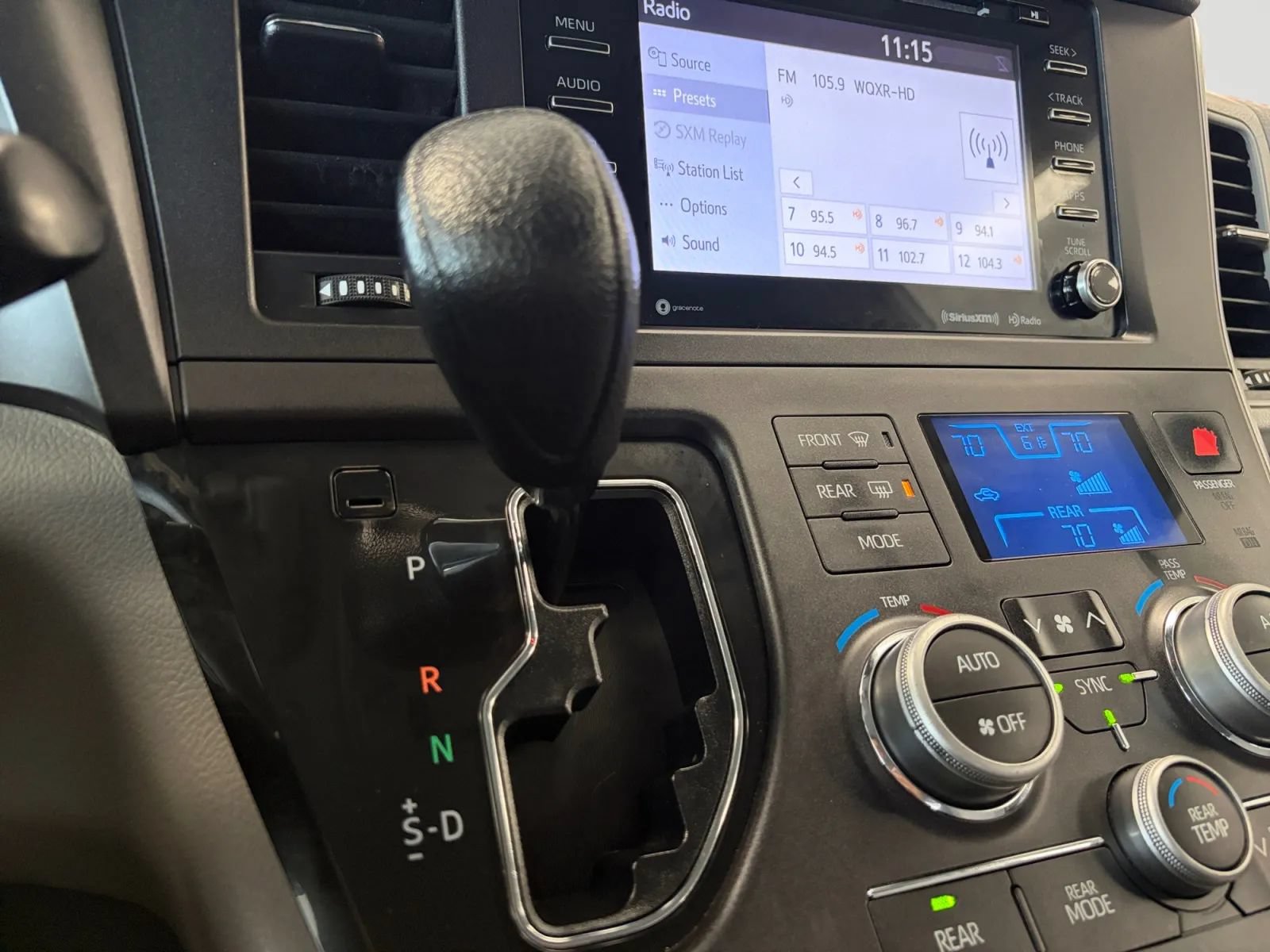 Used 2020 Toyota Sienna LE FWD image 26
