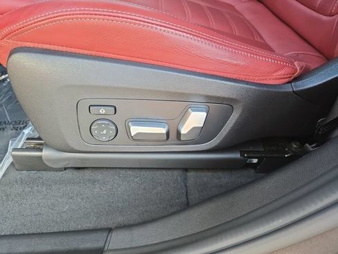 Used 2023 BMW X4 xDrive30i w/ M Sport Package AWD/4WD image 17