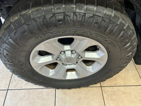 Used 2016 Toyota 4Runner SR5 image 19