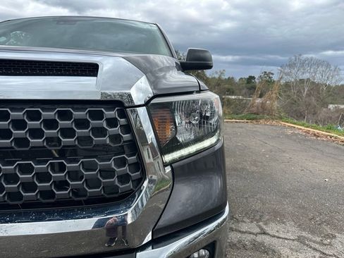 Used 2020 Toyota Tundra SR5 w/ SR5 Upgrade Package image 18