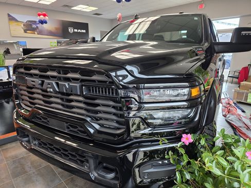 New 2025 RAM 2500 Big Horn AWD/4WD image 2