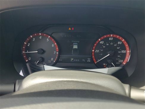 Used 2025 Nissan Frontier PRO-4X image 14