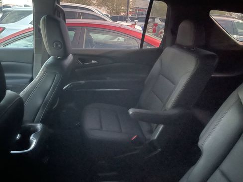 Used 2025 Chevrolet Traverse Z71 w/ Enhanced Driving Package AWD/4WD image 9