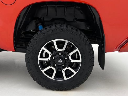 Used 2018 Toyota Tundra SR5 w/ TRD Off Road Package AWD/4WD image 28