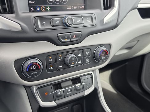 Certified 2024 GMC Terrain SLE w/ Driver Convenience Package FWD image 24